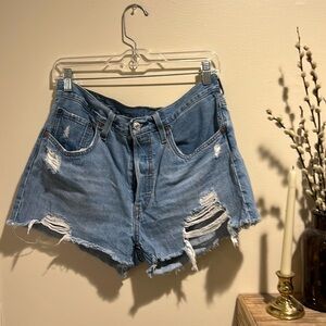 Levi high waisted shorts